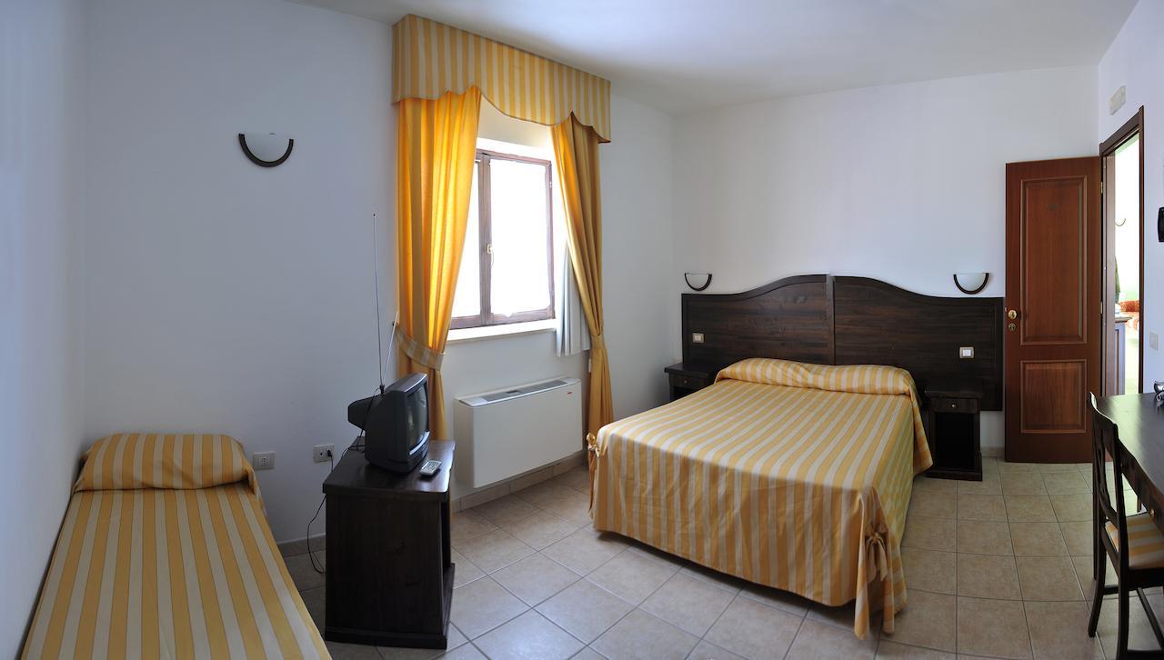 Hotel Pietrapanna Calvello Szoba fotó